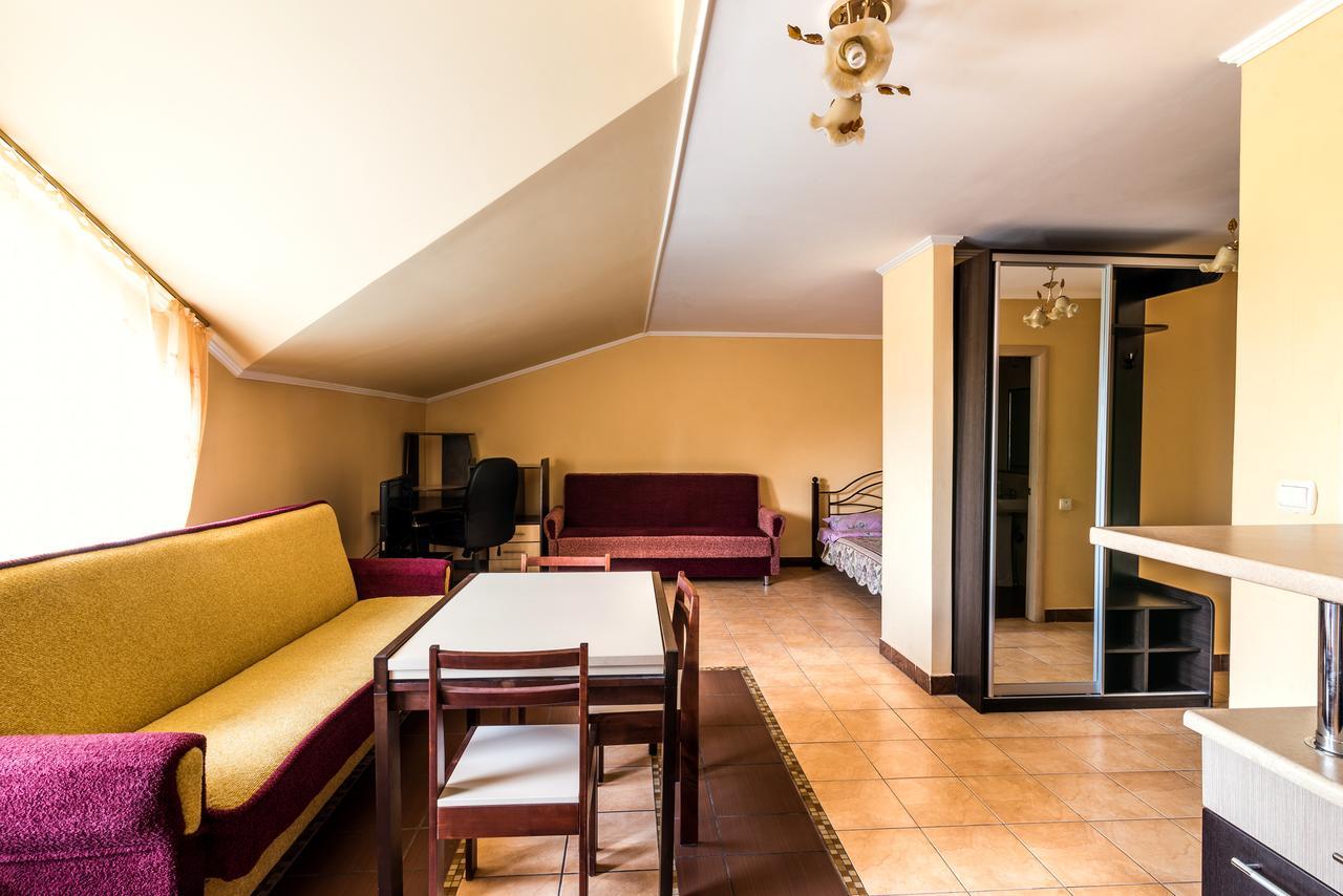 Inter Hotel Ternopil Ngoại thất bức ảnh